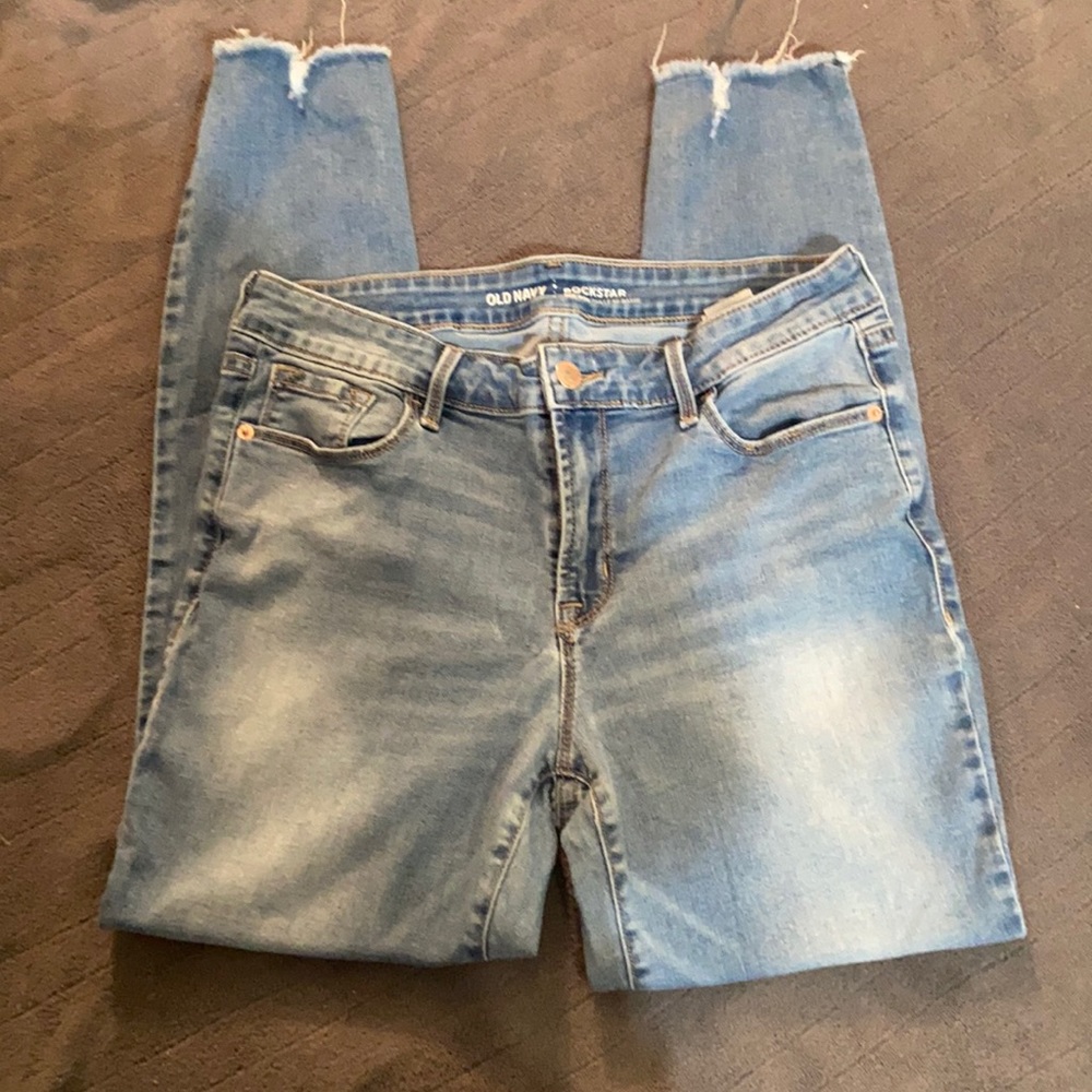 ROCKSTAR JEANS. GREAT CONDITION. GREAT STRETCH.